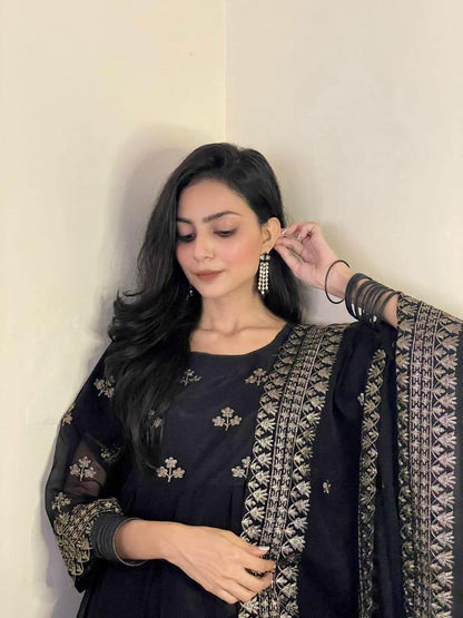 3 Pcs Women's Stitched Chiffon Embroidered Maxi Trend Nexus