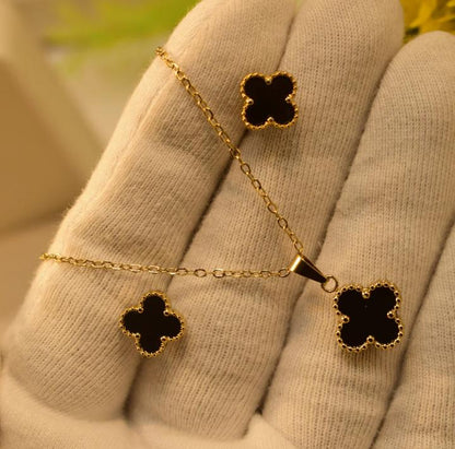Two Side Clover Pendant Trend Nexus